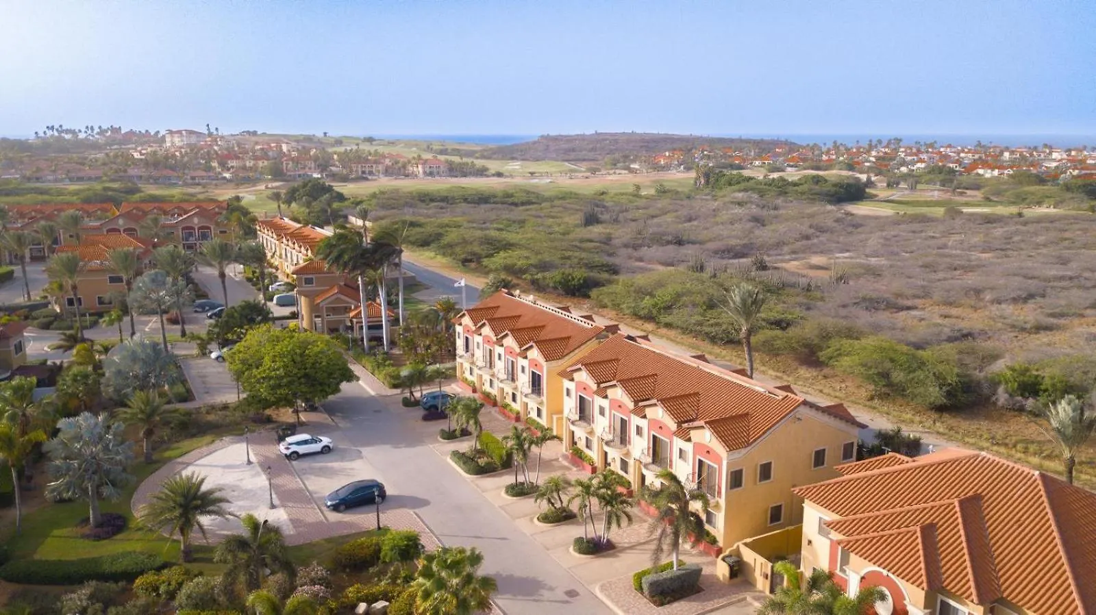 Dom wakacyjny Willa Indescribable Town House With Jacuzzi Palm Beach Aruba