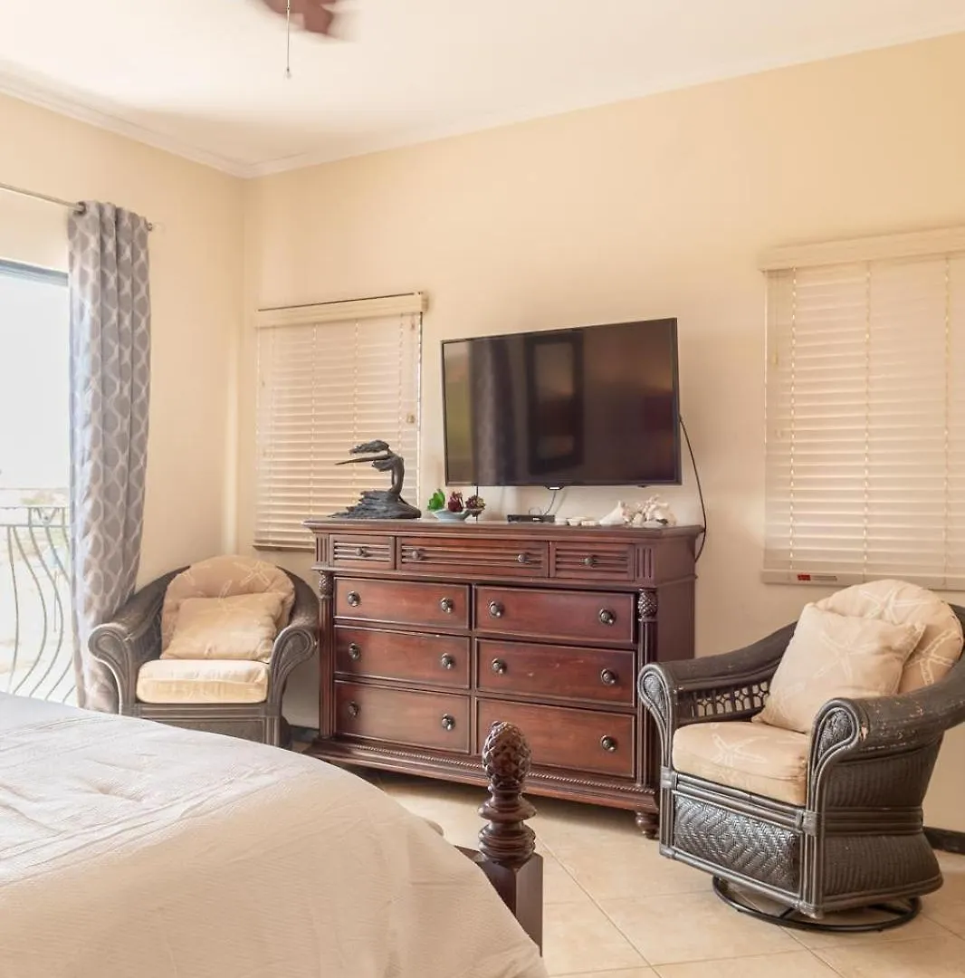 Vila Indescribable Town House With Jacuzzi Palm Beach Aruba